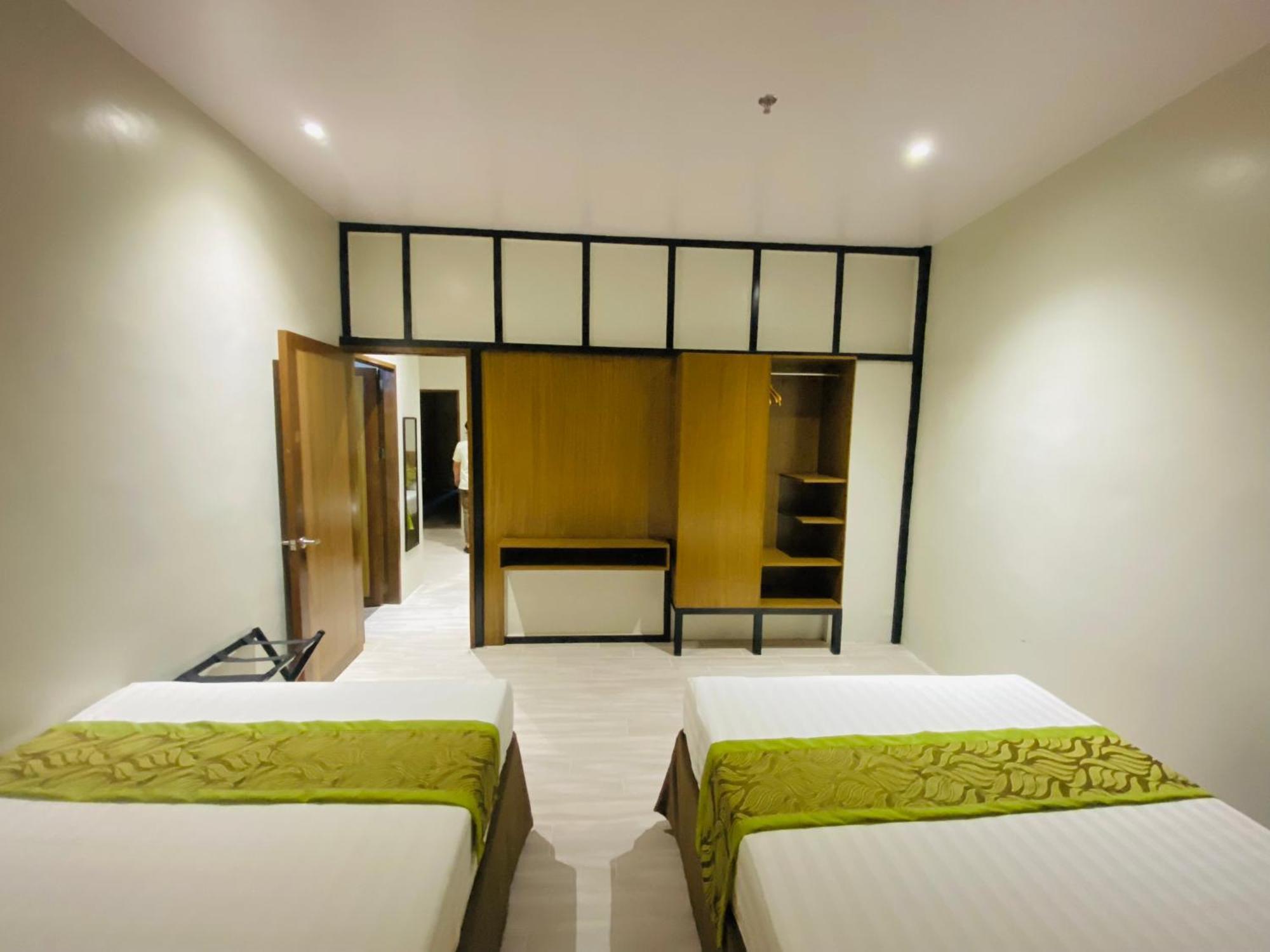 Maxi Hotel And Event Center Tagbilaran Exterior foto