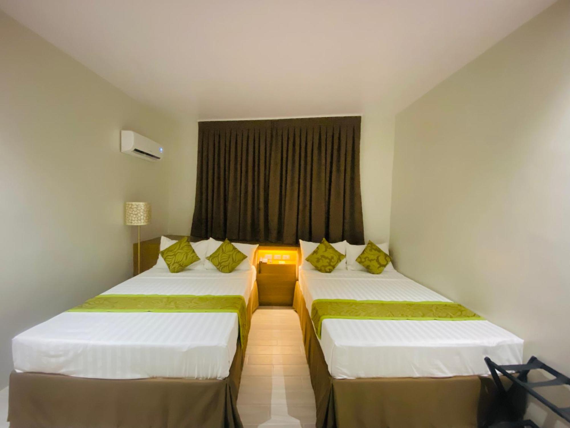 Maxi Hotel And Event Center Tagbilaran Exterior foto